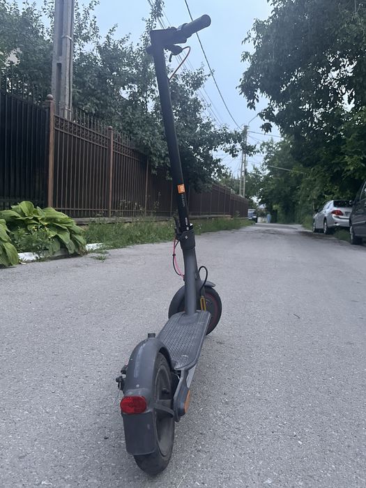 Vând trotinetă electrică