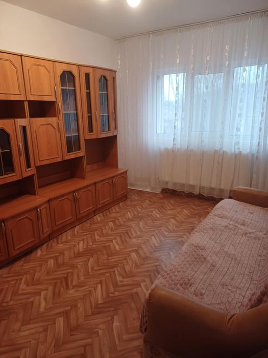 Vand apartament 2 camere Zona Industriala