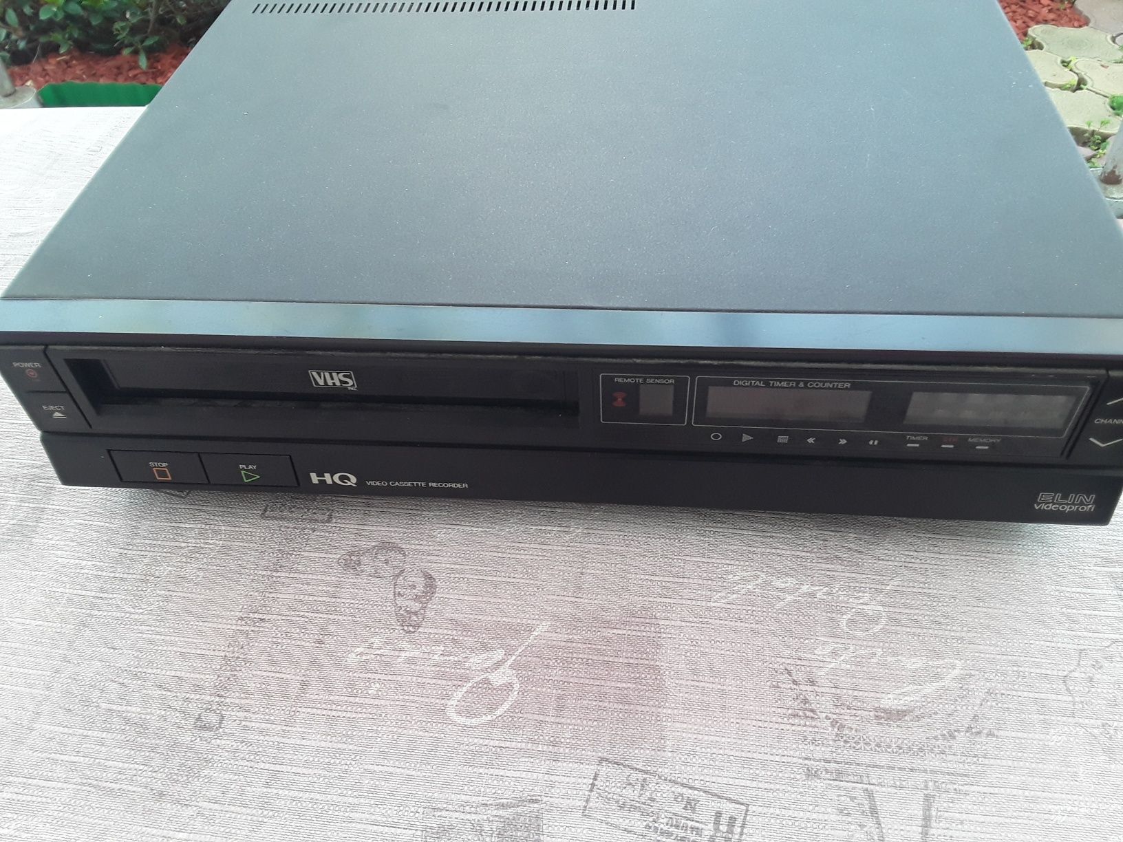 Видеокасетофон ,система vhs