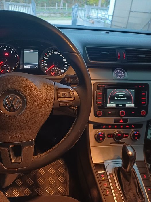 Vând Volkswagen Passat B7