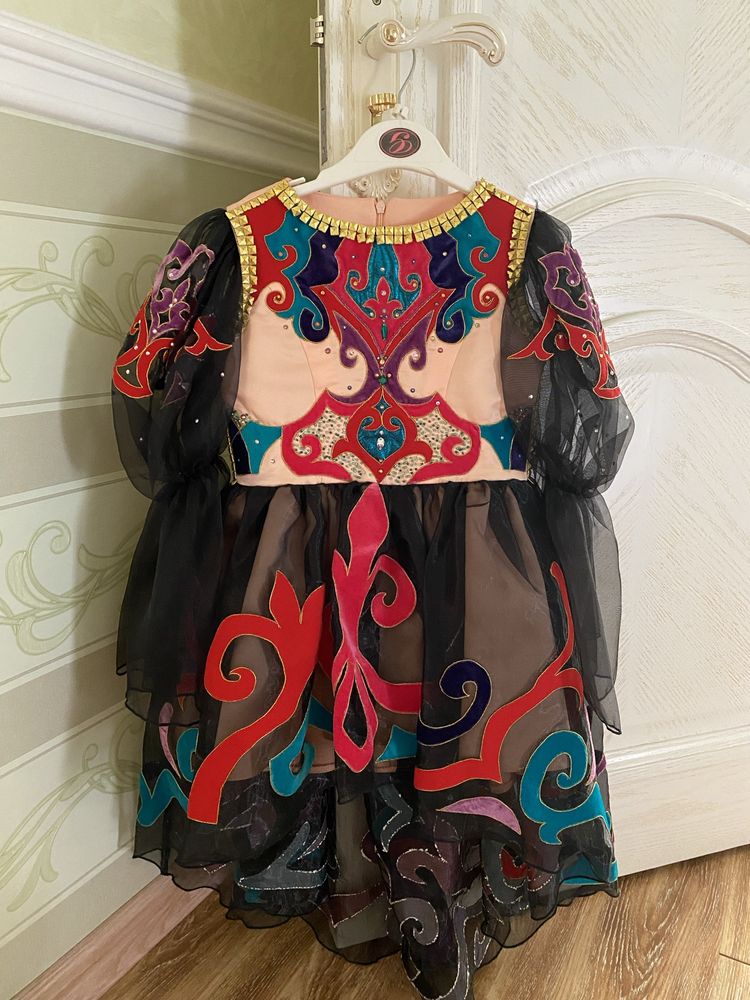продам красивое казахское платье