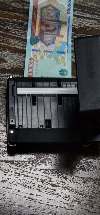 Продаётся сканирующий банкноты детектор.
