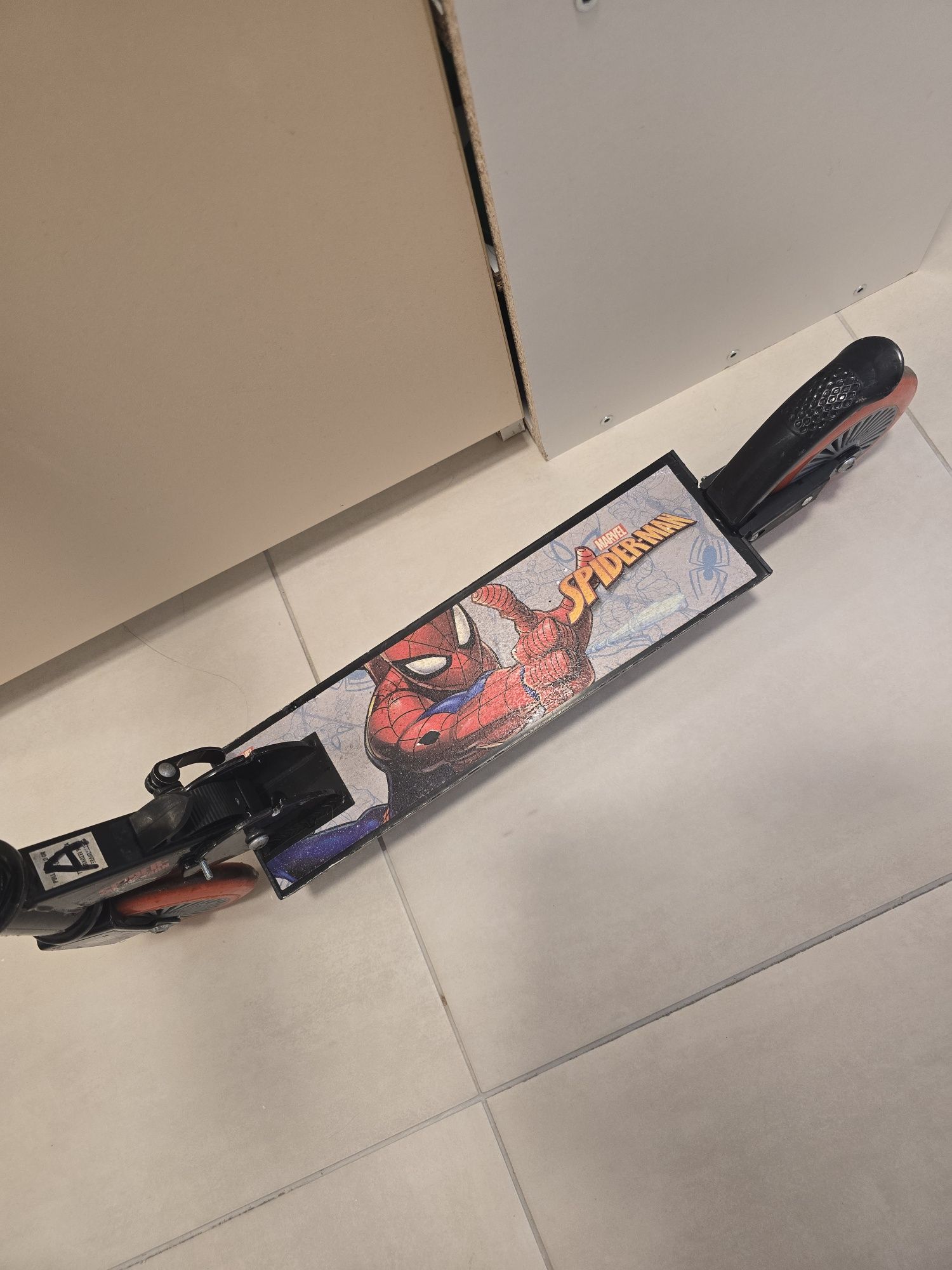 Trotinete Spiderman 3-6 ani