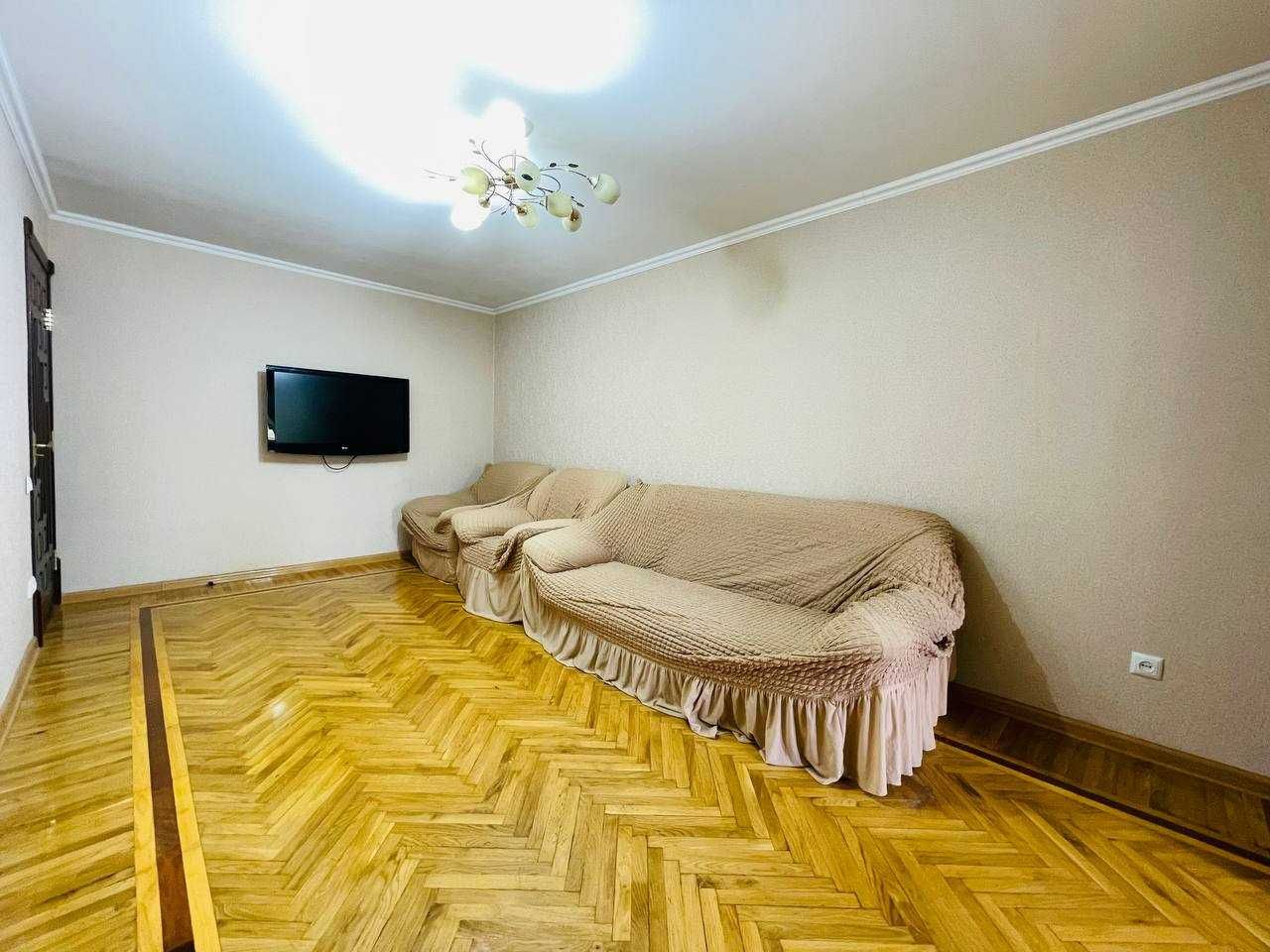 4-х ком. квартира в Мирзо-Улугбекском р-не. (метро 1 мин.) ID: 2692