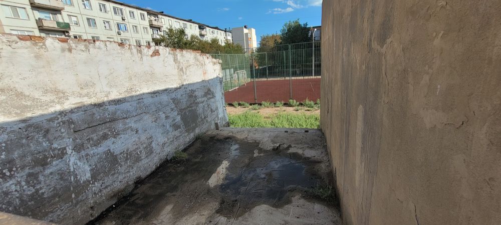 Продам участок под гараж. Расположен сзади дома Шашубая 13.