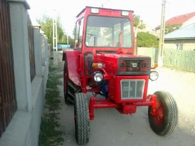 Parbriz Geam tractor Universal 445