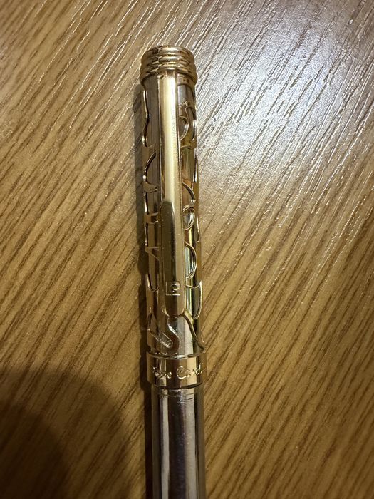 Creion Pierre Cardin