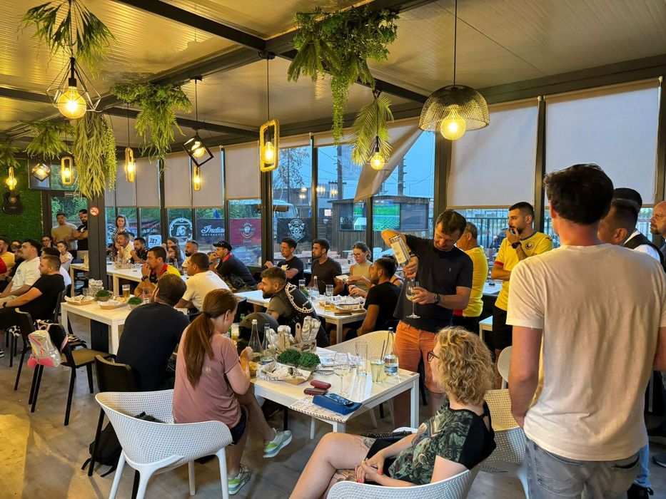 Container restaurant terasa evenimente modular hala metalica