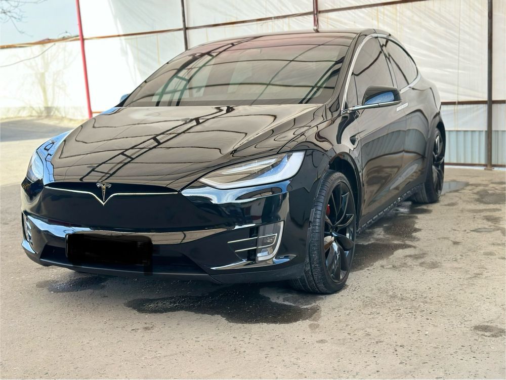 Tesla model X D100