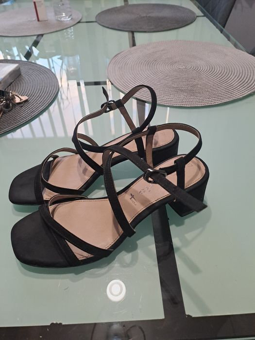 Сандали Tamaris.