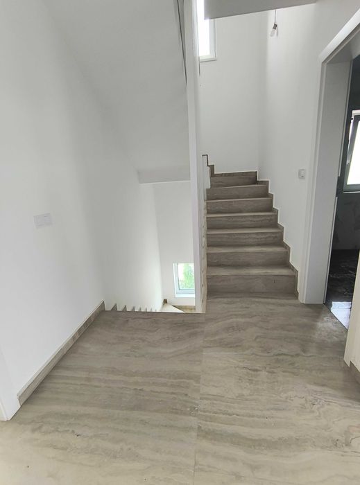 Vila tip duplex, Demisol + Parter + Etaj, Iasi - Hlincea