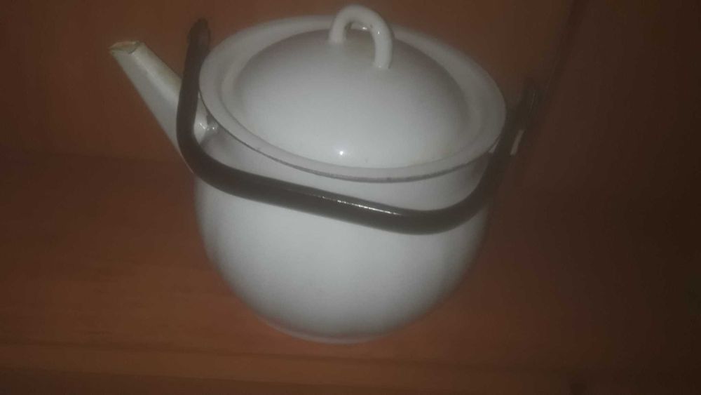 Чайник простой и для кипячения