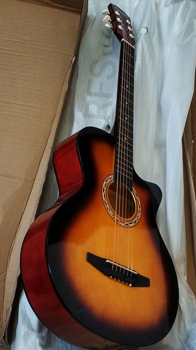 Акустическая гитара