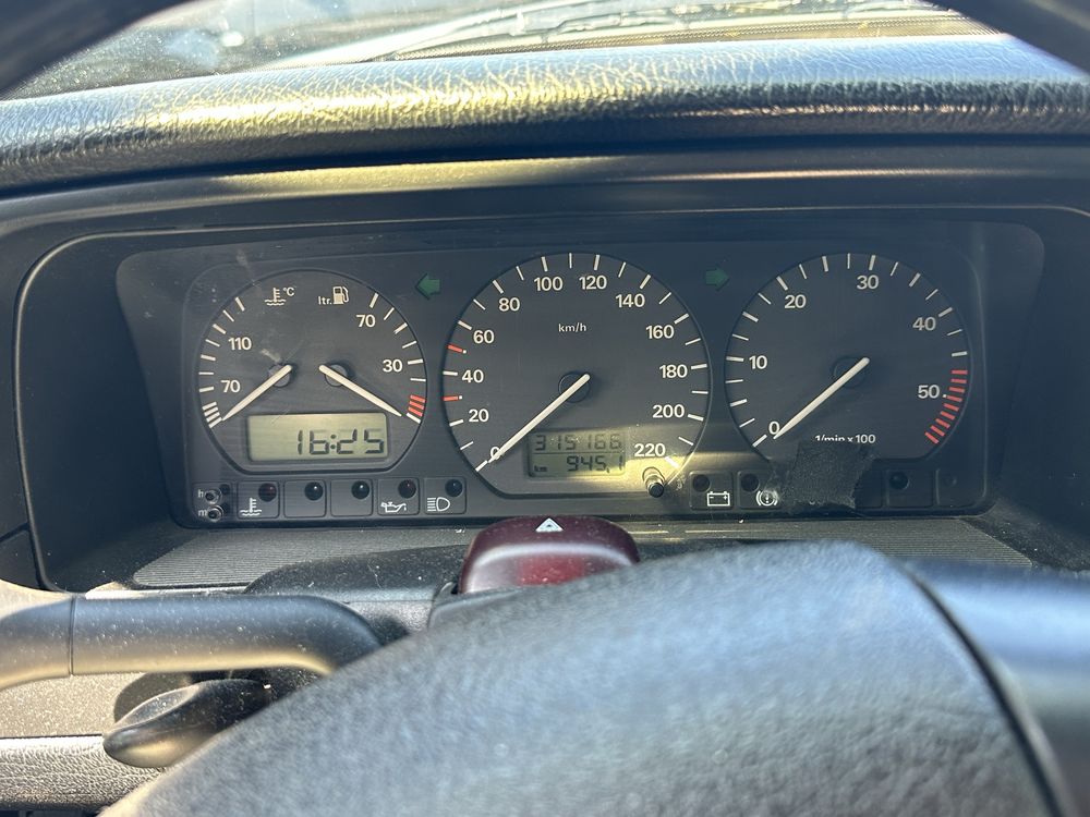Vând Volkswagen Passat