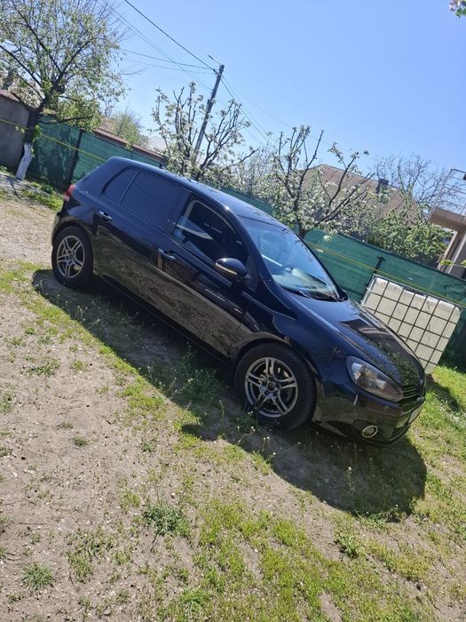 Vând sau schimb Golf 6