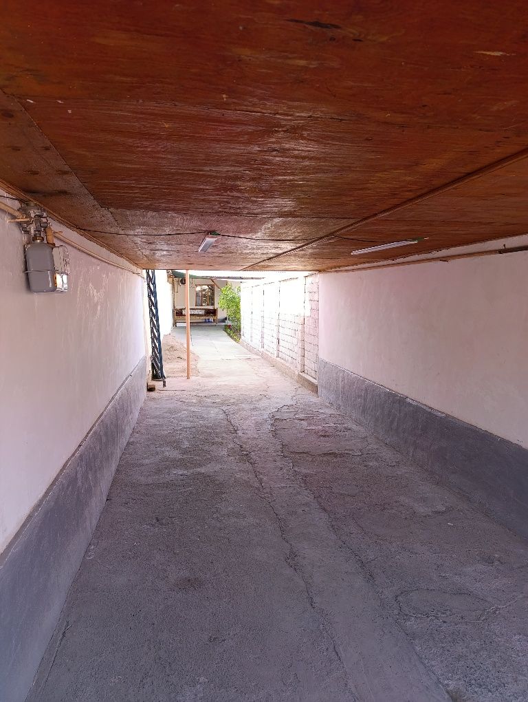 Hovli sotiladi (Xonobod)
