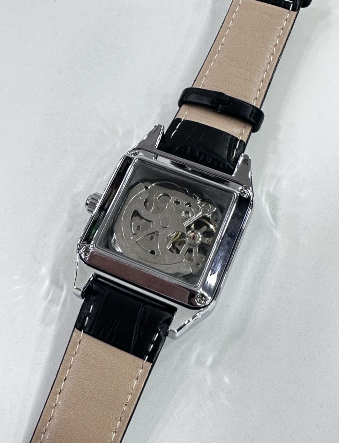 CARTIER MEXANIC soati sotiladi