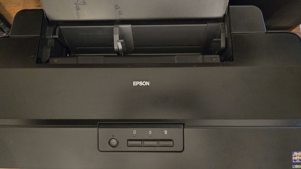 Продам принтер Epson L1800 в хорошем состоянии