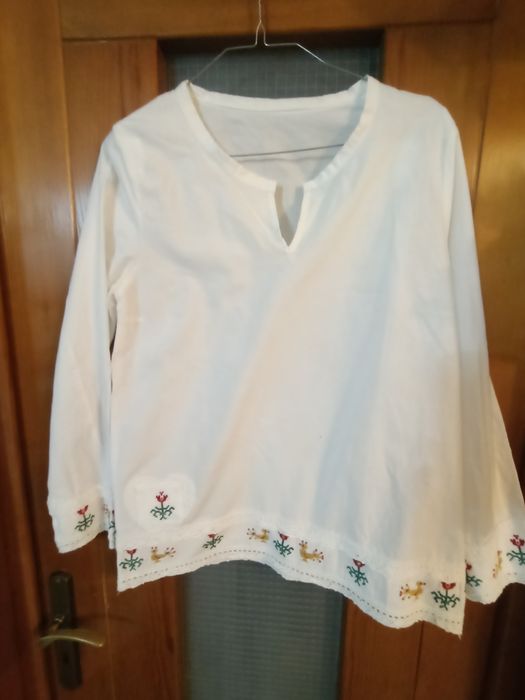 Bluza lucrata manual din bumbav