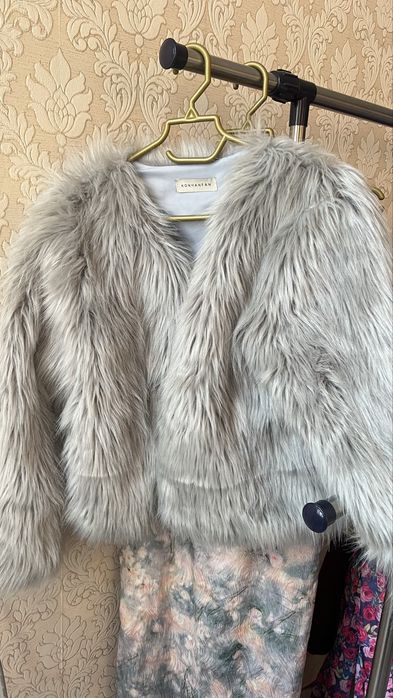 Шуба пуховая в сером цвете стильный срочно продам