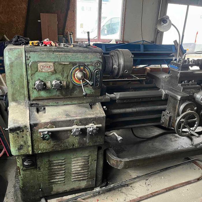 Универсален струг