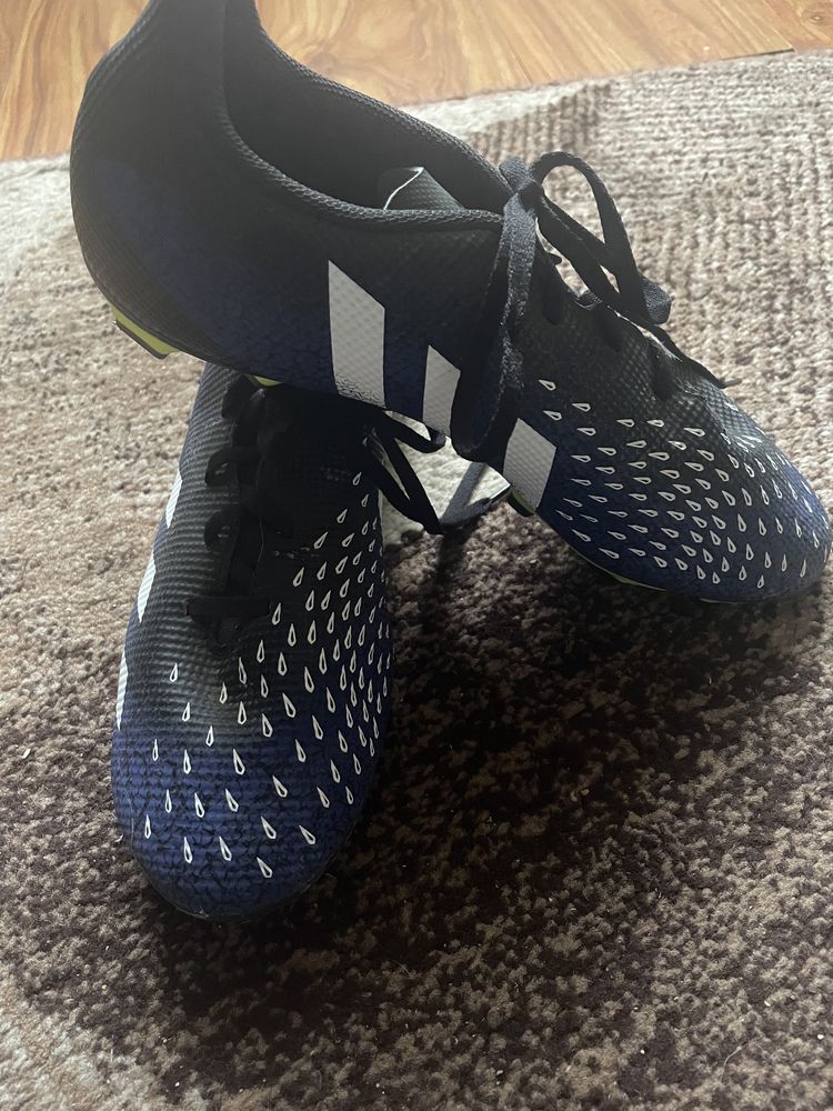 Vand ghete de fotbal adidas,marimea 44