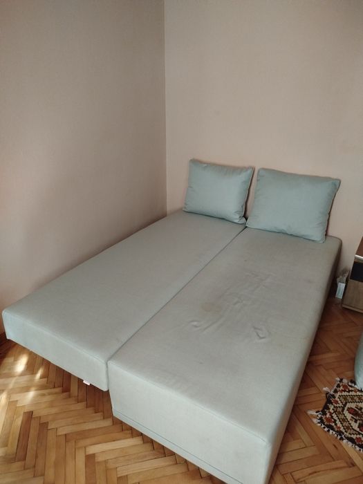 Canapea extensibila cu loc depozitare