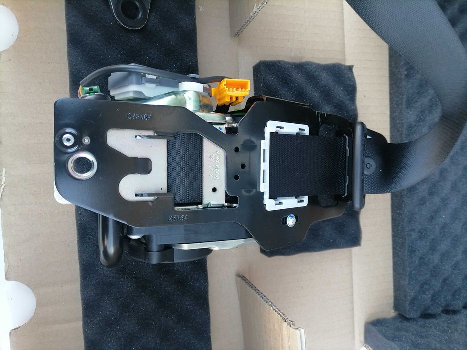 Centura siguranță pre-safe dreapta fata Mercedes C-class A2058607000