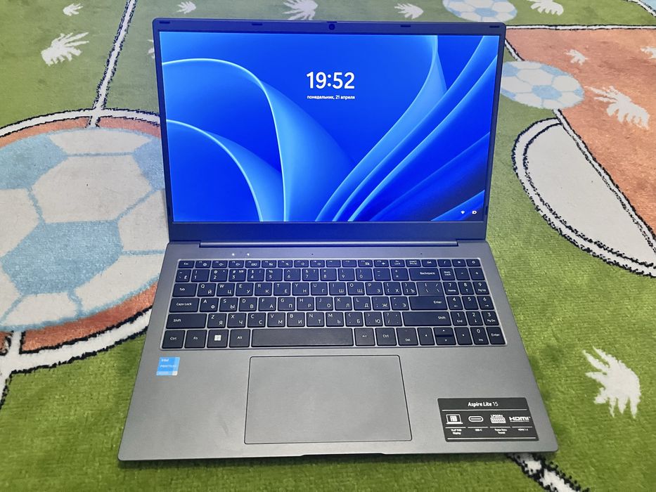Ноутбук Acer Aspire 3 15.6/8гб win 11 продам срочно