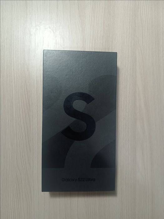 Смартфон Samsung galaxy S22 ultra новый
