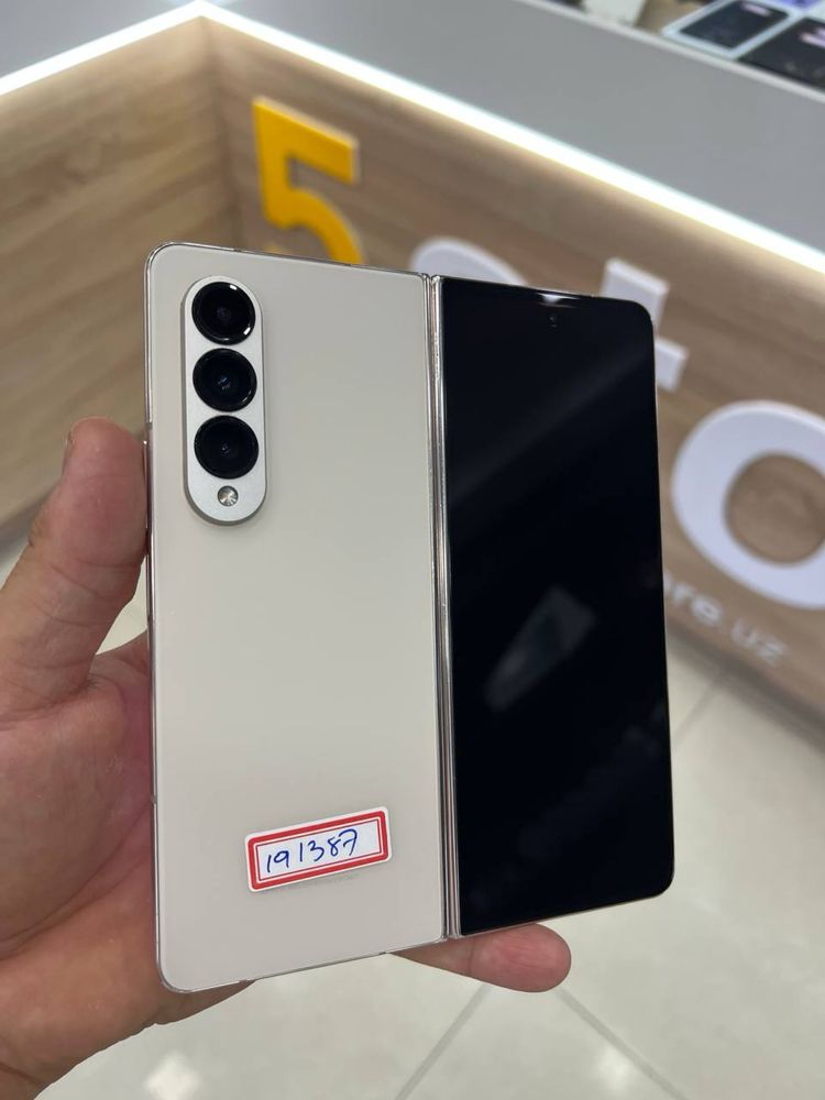Samsung Z Fold 4