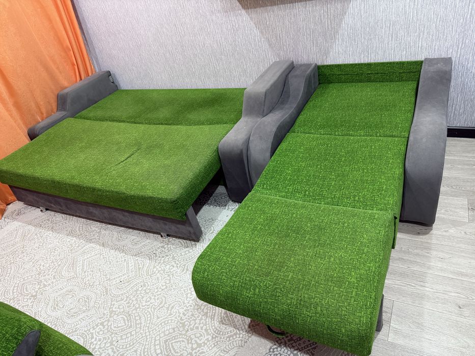 Диван и два кресла, все раскладывается