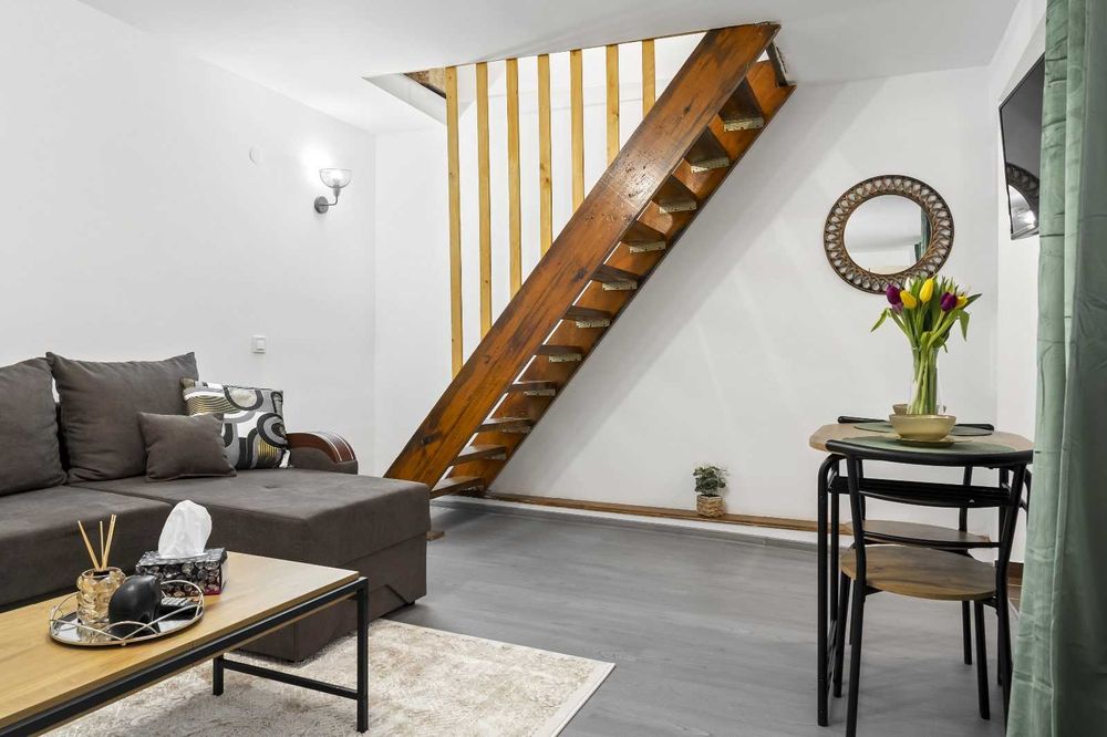 Apartament la casa de inchiriat