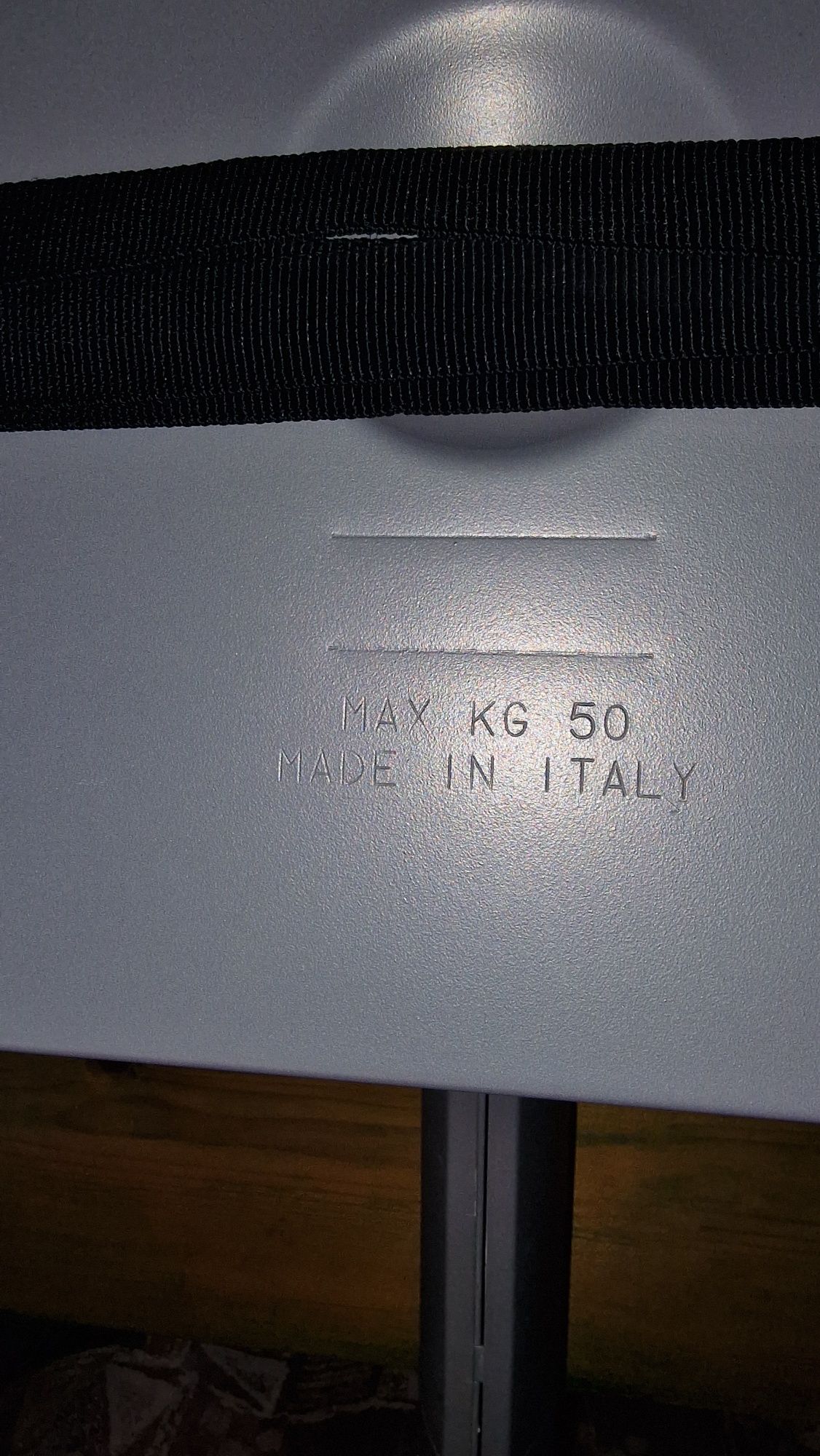 WALL Made in Italy! Suport Tv Premium cu mascare plastic ca Nou