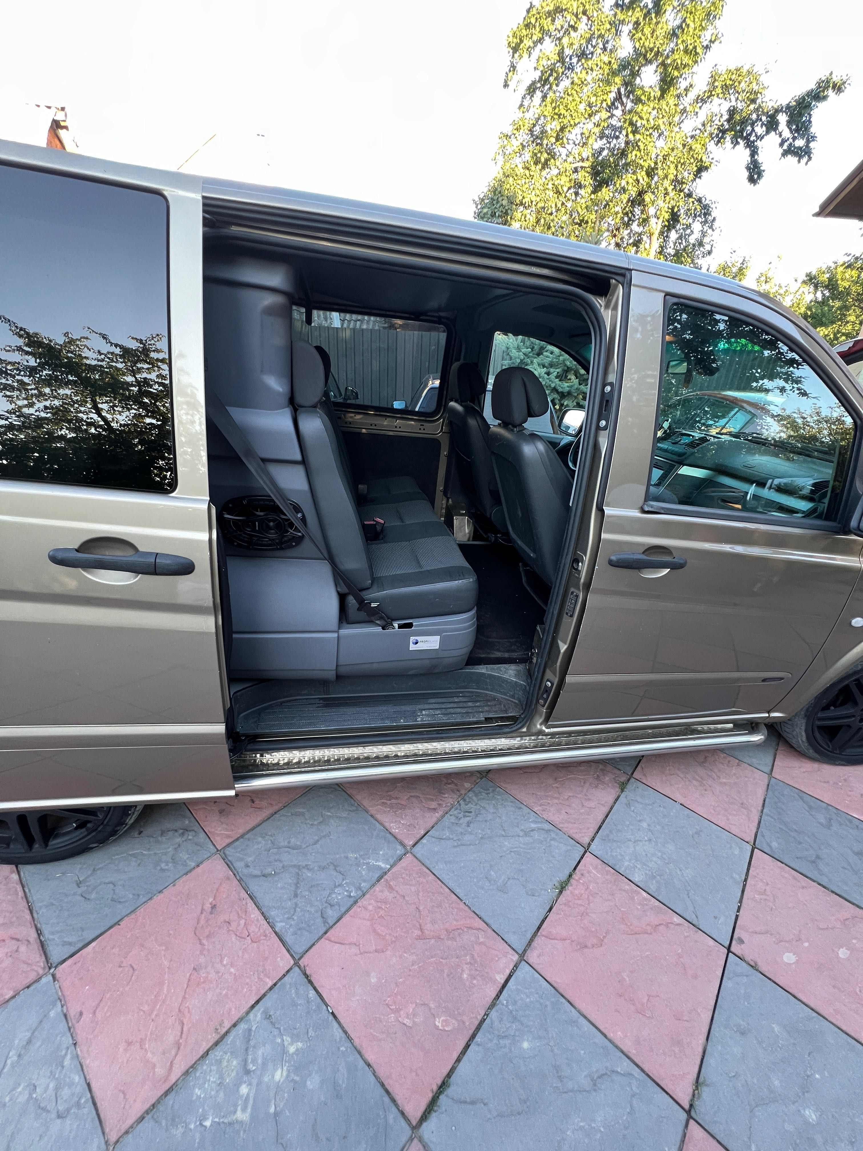 Mercedes Vito 122
