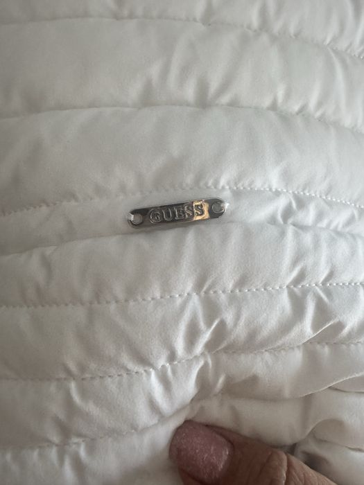 Оригинално яке на марката Guess