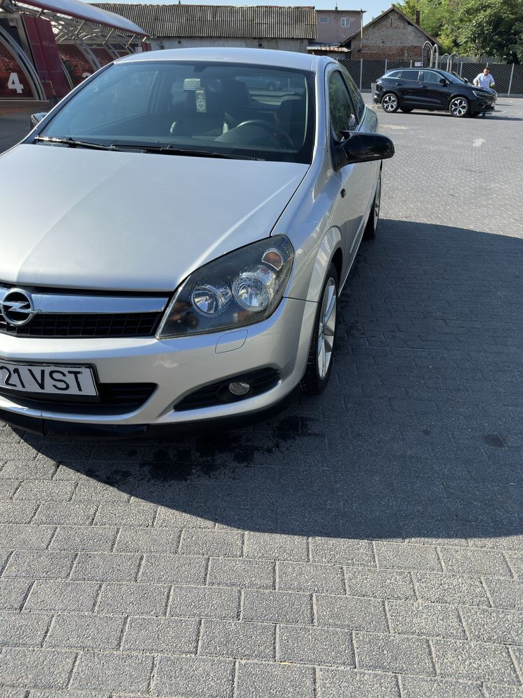 Opel astra h gtc
