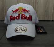 Шапка с козирка redbull