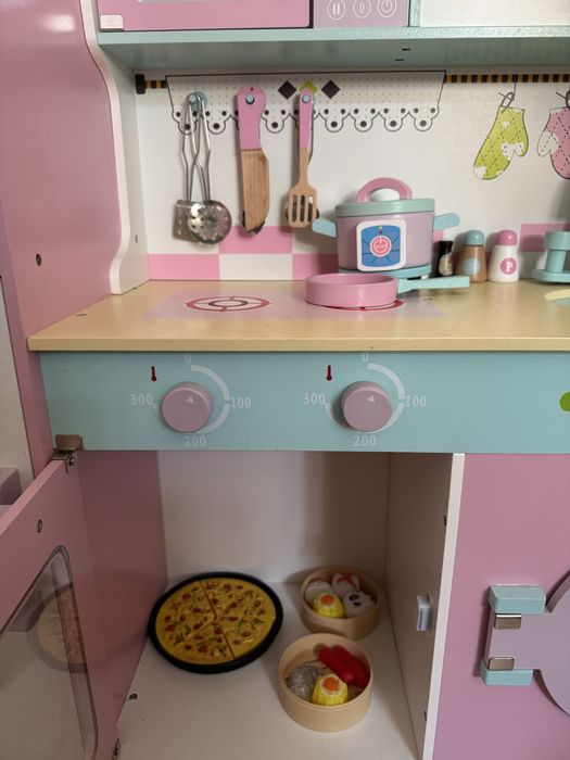 Продам детскую кухню