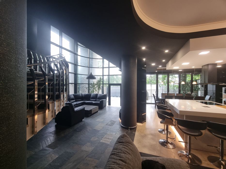 Inchiriere cladire cu lift mare, 9 locuri parcare  pretabil spital , c