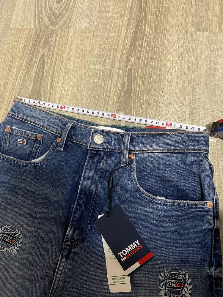 Оригинални дънки Tommy Jeans