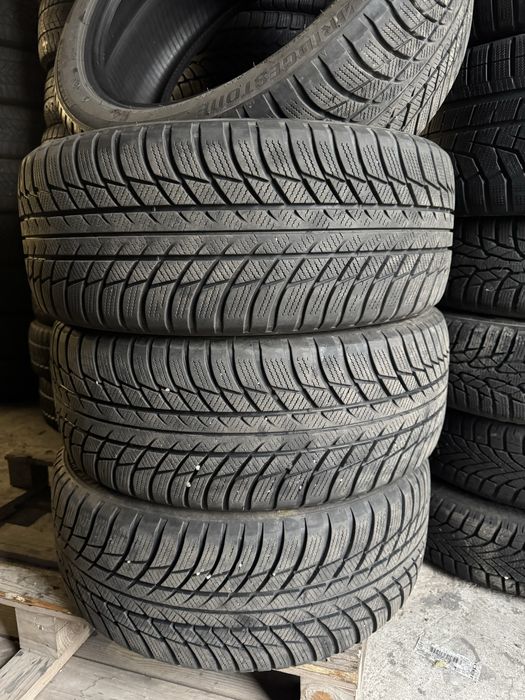 Anvelope Bridgestone iarna 225 45 18