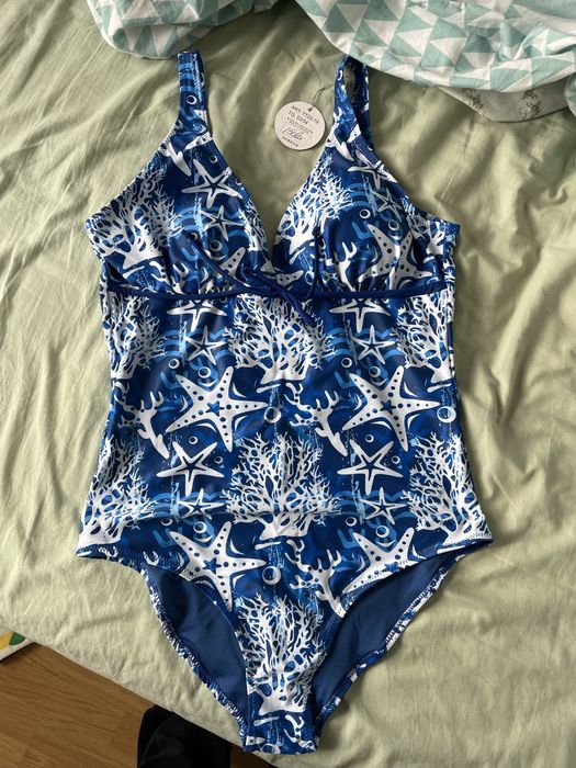 Vand costum de baie intreg nou cu eticheta marimea 52/54