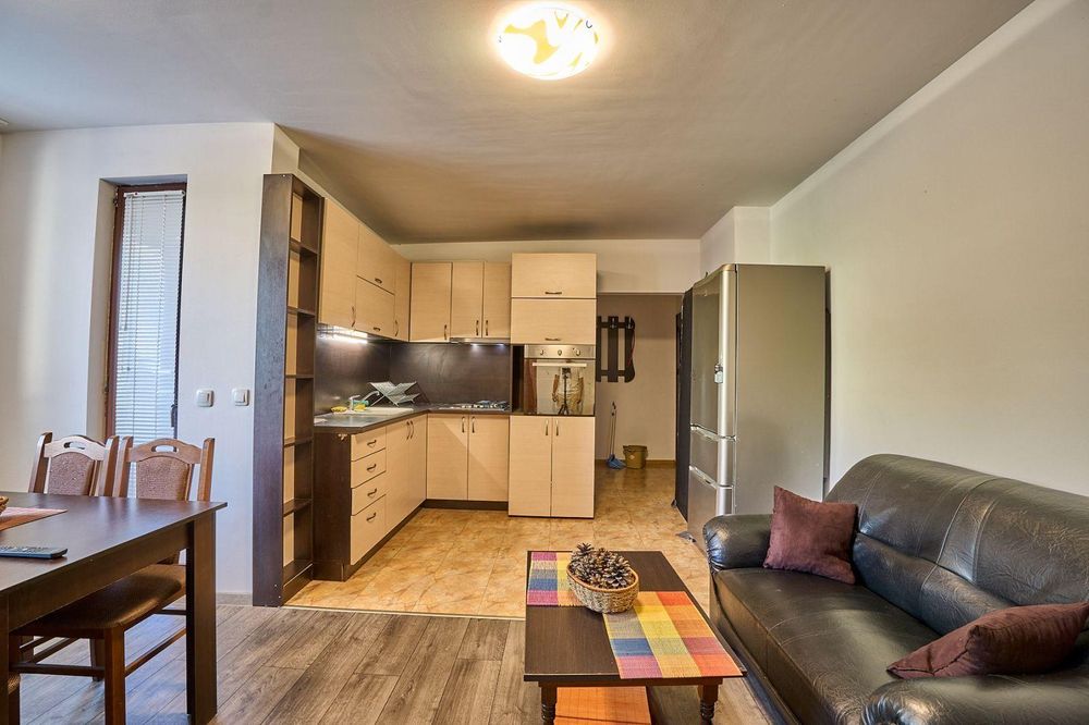 Дава се под наем Двустаен апартамент в Пловдив, Център - 65 кв.м за 460 € - Снимка #1