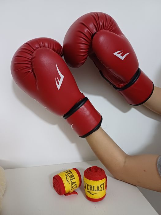 Боксёрские перчатки с лентой