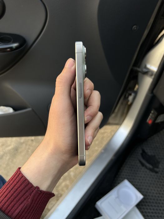 Iphone 15 pro Natural titanium