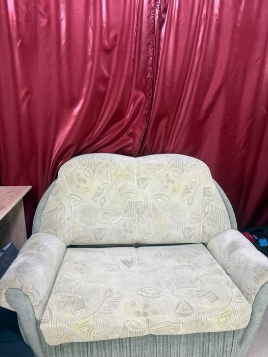 Диван кровать продаю в отличном состояний