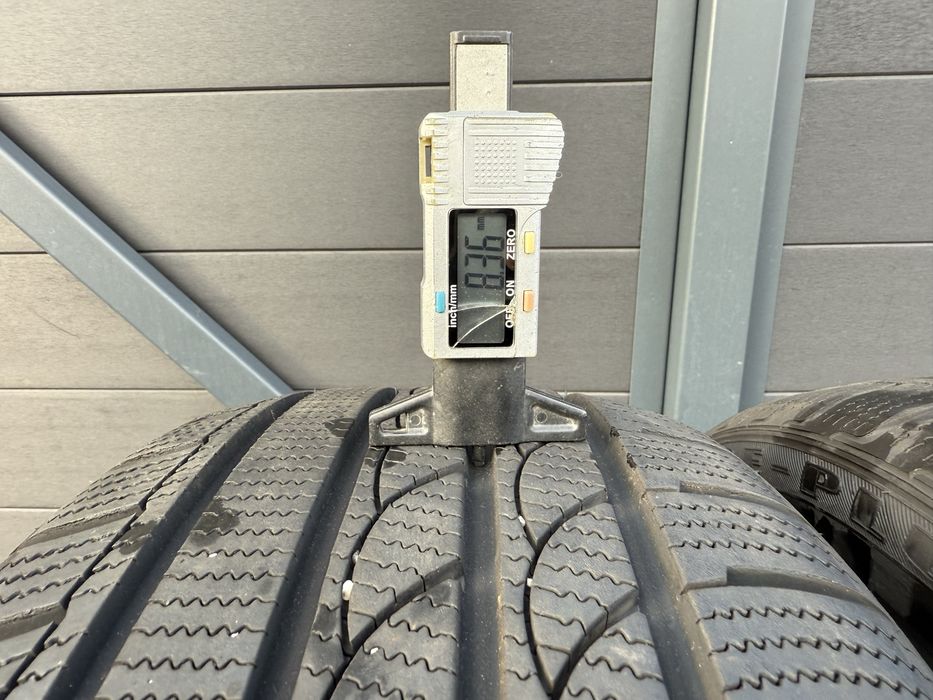 Anvelope Iarna Cauciucuri 225 40 R19 Tracmax IcePlus noi 8-9 mm