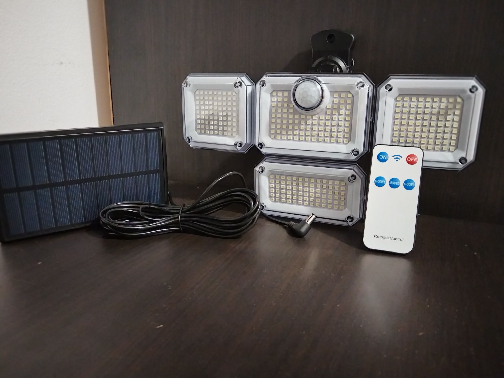 Proiector solar led 20w 333 leduri