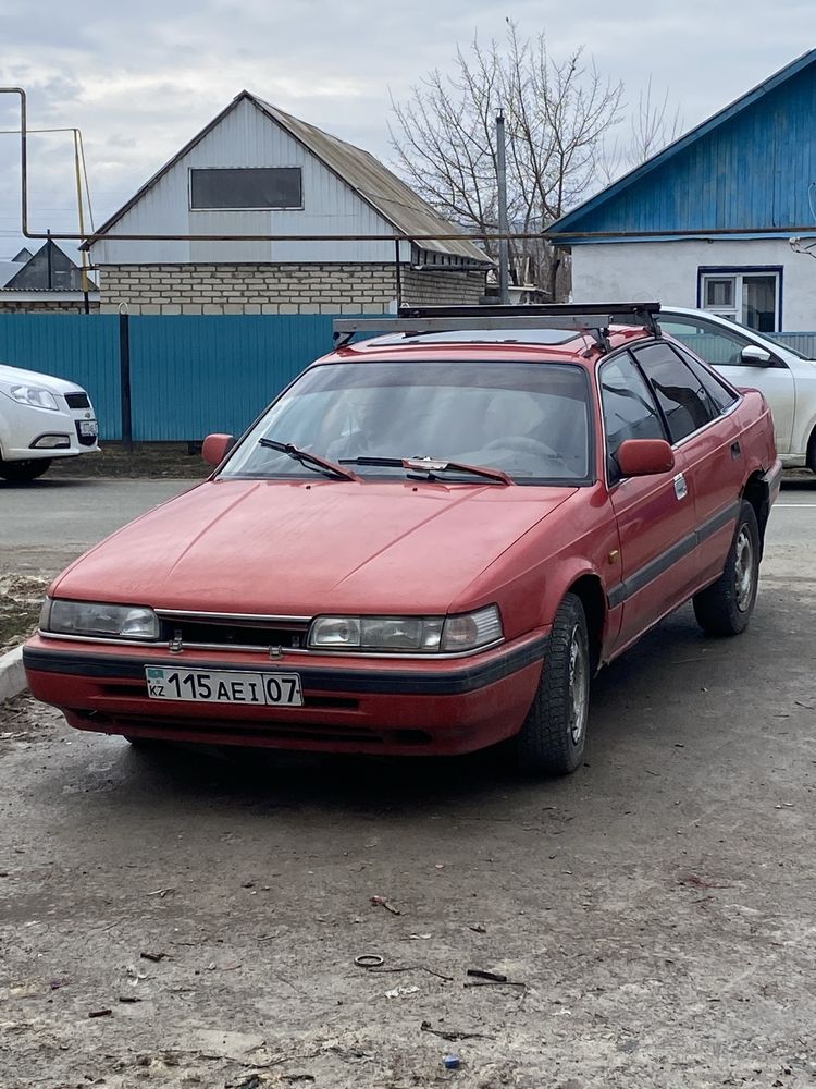 Mazda626 год1988